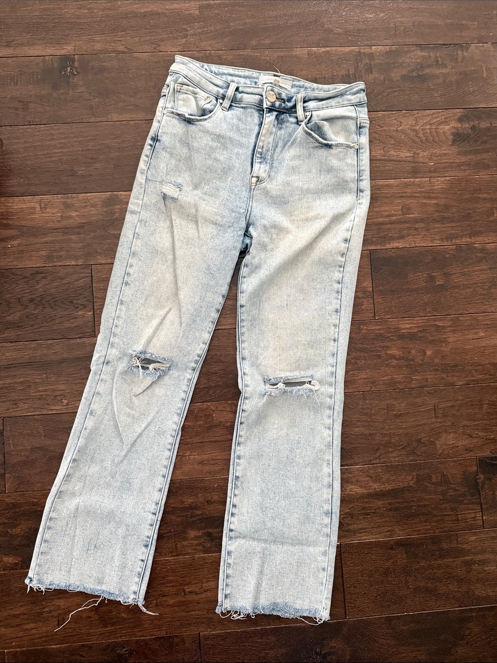 Light Blue Straight-Leg Women's Jeans with Knee Distressing